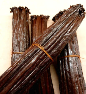 Premium Grade A Uganda Vanilla Pods (XL 17–19cm) – Extra Plump & Fragrant